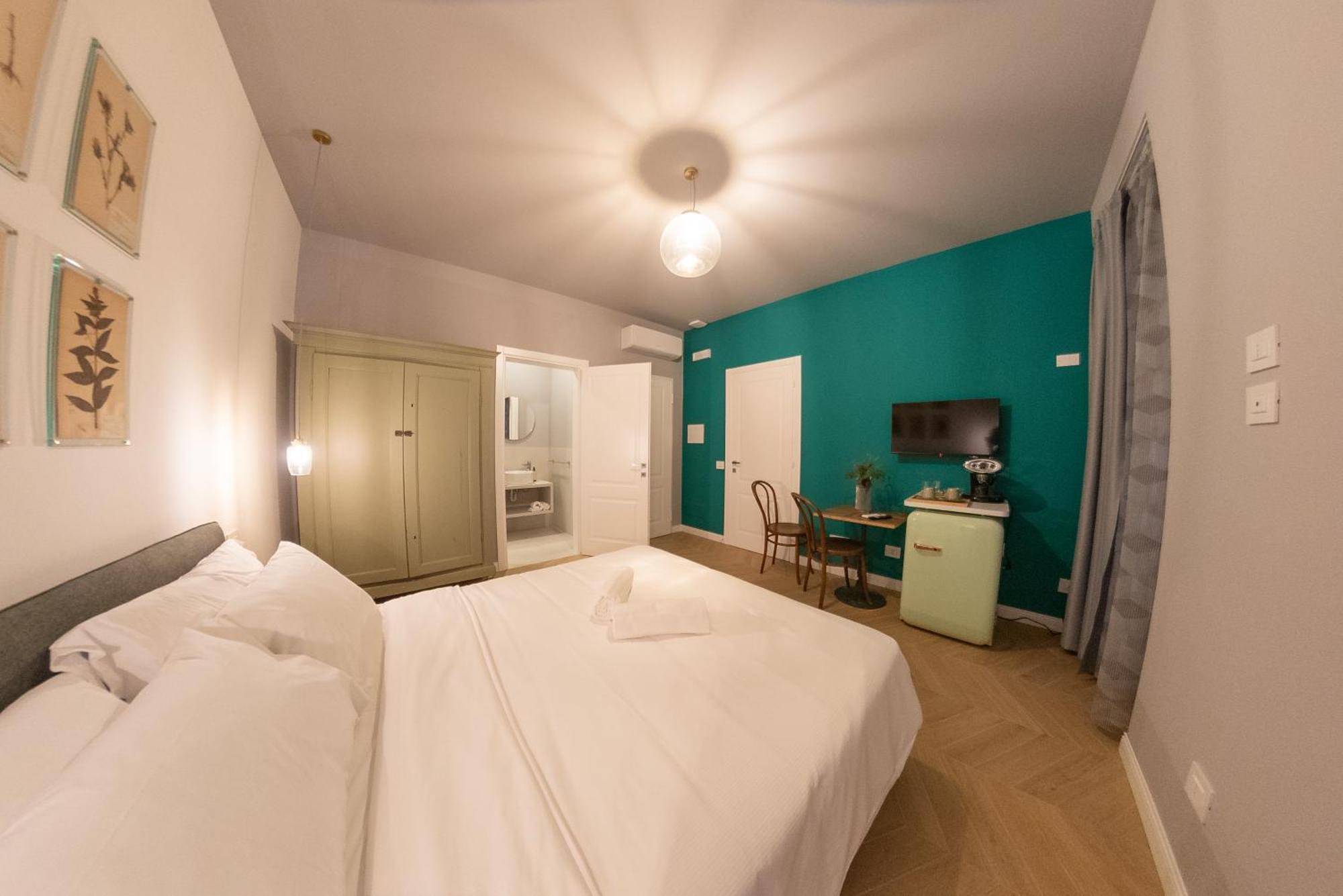 Sophia Boutique Suites Trieste Bagian luar foto